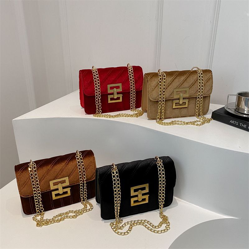 photo_1_2026-02-27_02-46-43.jpg Korean Style Commuter Velvet Embroidery DDR165 - Image 1
