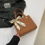 Cute Mini Shoulder Tote DD270 - Image 4