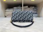 Fashionable Shoulder Bag DD287 - Image 3
