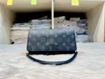 Fashionable Shoulder Bag DD287 - Image 6