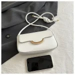 Fashionable Shoulder Bag DD381 - Image 3